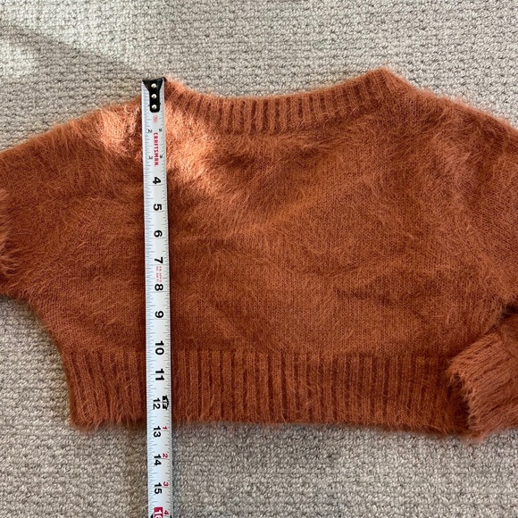 Cropped fuzzy Cardigan Sweater - Picture 6 of 6